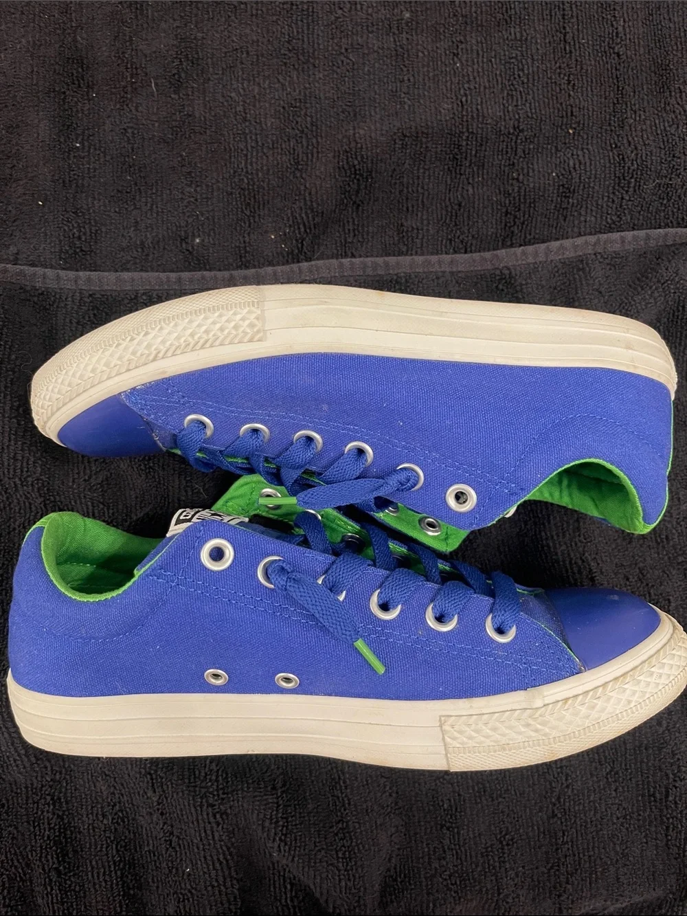 Converse Kids Low-Top Sneakers in Royal Blue with Lime Green Lining